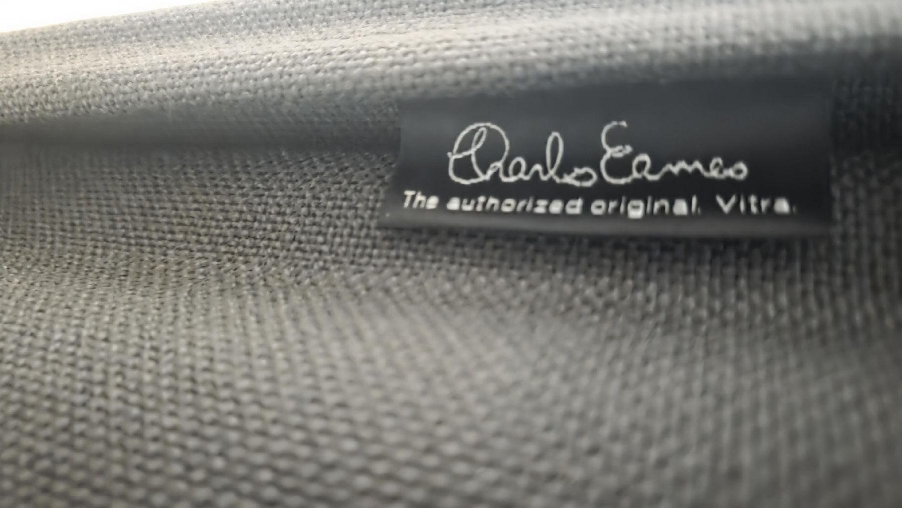 Fauteuils: Vitra Eames Sessel inkl. passendem Hocker – D'occasion à Bern par cronico 7