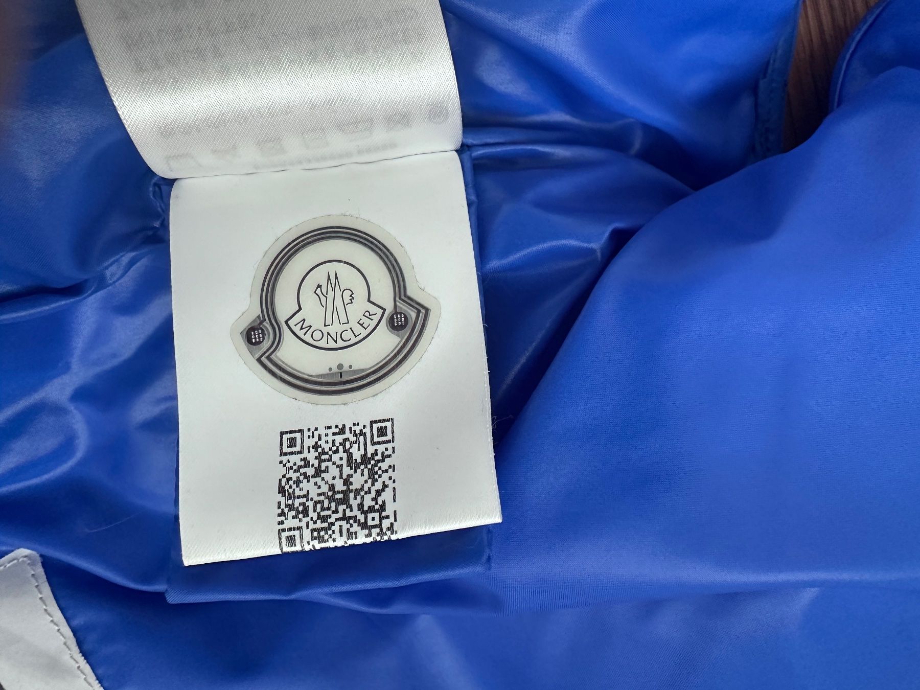 Moncler Altro abbigliamento per bambino: Moncler Vest 140 – Usato da St-Légier-Chiésaz venduto da EvaVDRiviera 2