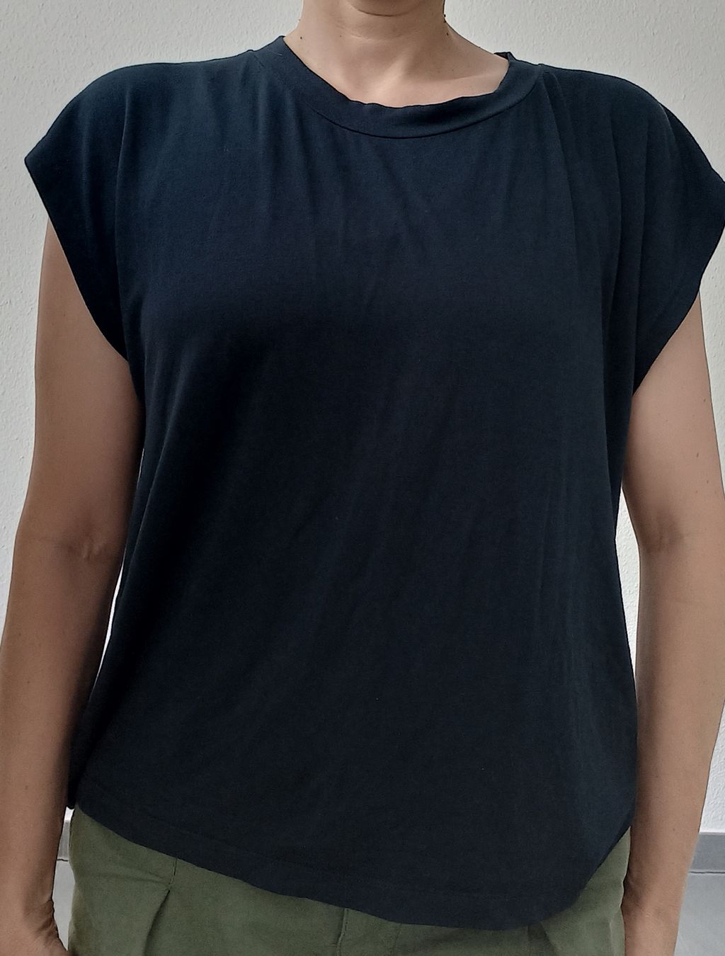 T-Shirts: Tshirt von "Kauf dich glücklich" – Neu (gemäss Beschreibung) aus Sissach von DenJoe 2