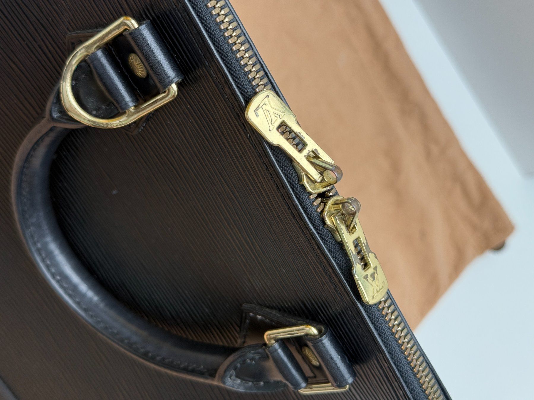 Louis Vuitton Borse da donna: Classique Louis Vuitton Alma Epi PM + cadena, clé, dust bag – Usato da Genève venduto da rosebud635 5