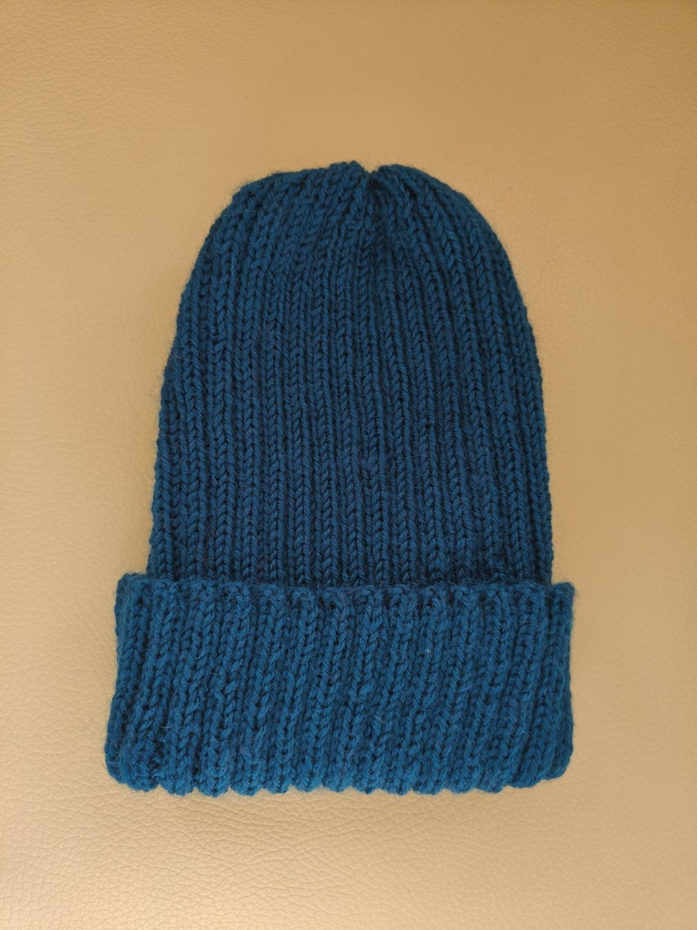 Copricapi, berretti & cappellini: Beanie, Einzelstück, handgestrickt – Nuovo e nell'imballaggio originale da Rümlang venduto da 21f 2