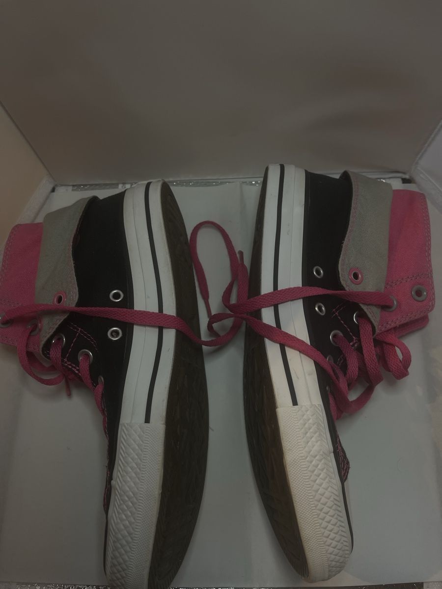 Converse Damenschuhe: Converse size 39 – Gebraucht aus Dietlikon von Lonelysoul 1