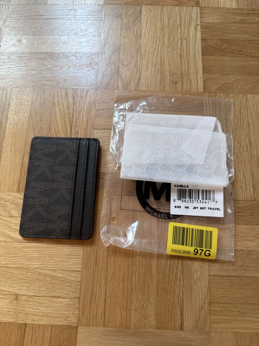 Altro in  Abbigliamento & Accessori: Michael Kors Kartenetui, Neu,dunkelbraun – Nuovo (secondo la descrizione) da Watt venduto da Steffi84