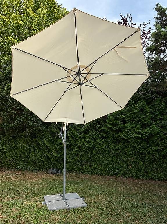 Sonnenschirme: 1 Ampelsonnenschirm – Gebraucht aus Frauenfeld von Smartys1 1