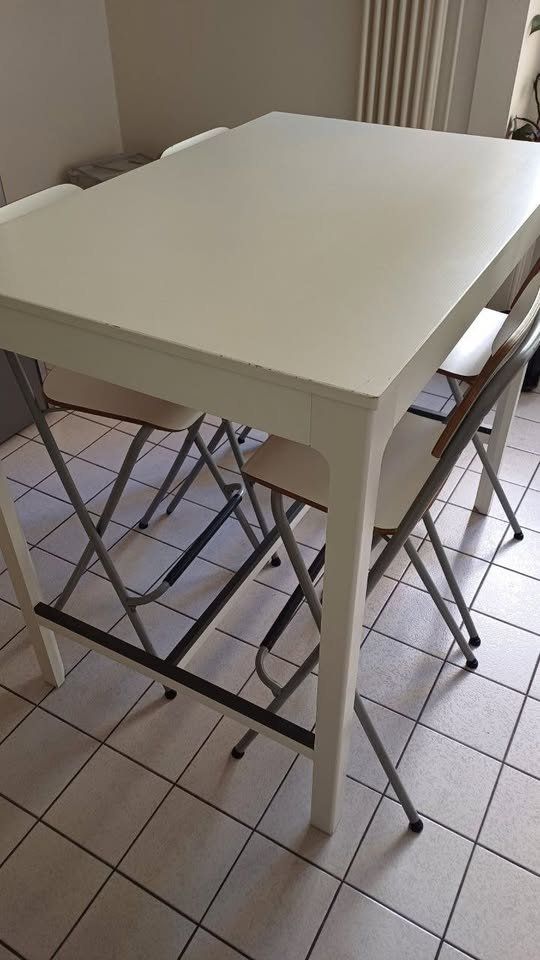 Set di tavolo e panche: High Table with chairs - Table haute avec chaises – Usato da Genève venduto da fed_b2ys 1