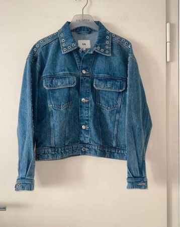 Jeansjacke C&A mit Nieten blau Grösse S guter Zustand
