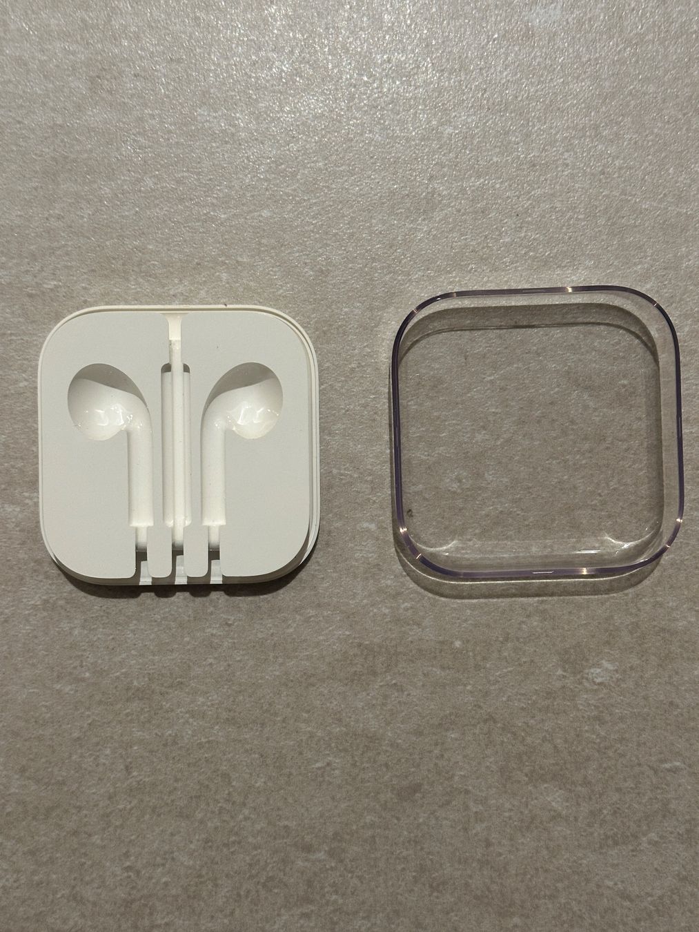 Apple Cuffie: Apple EarPods Case – Usato da Rickenbach b. Wil venduto da Salsch