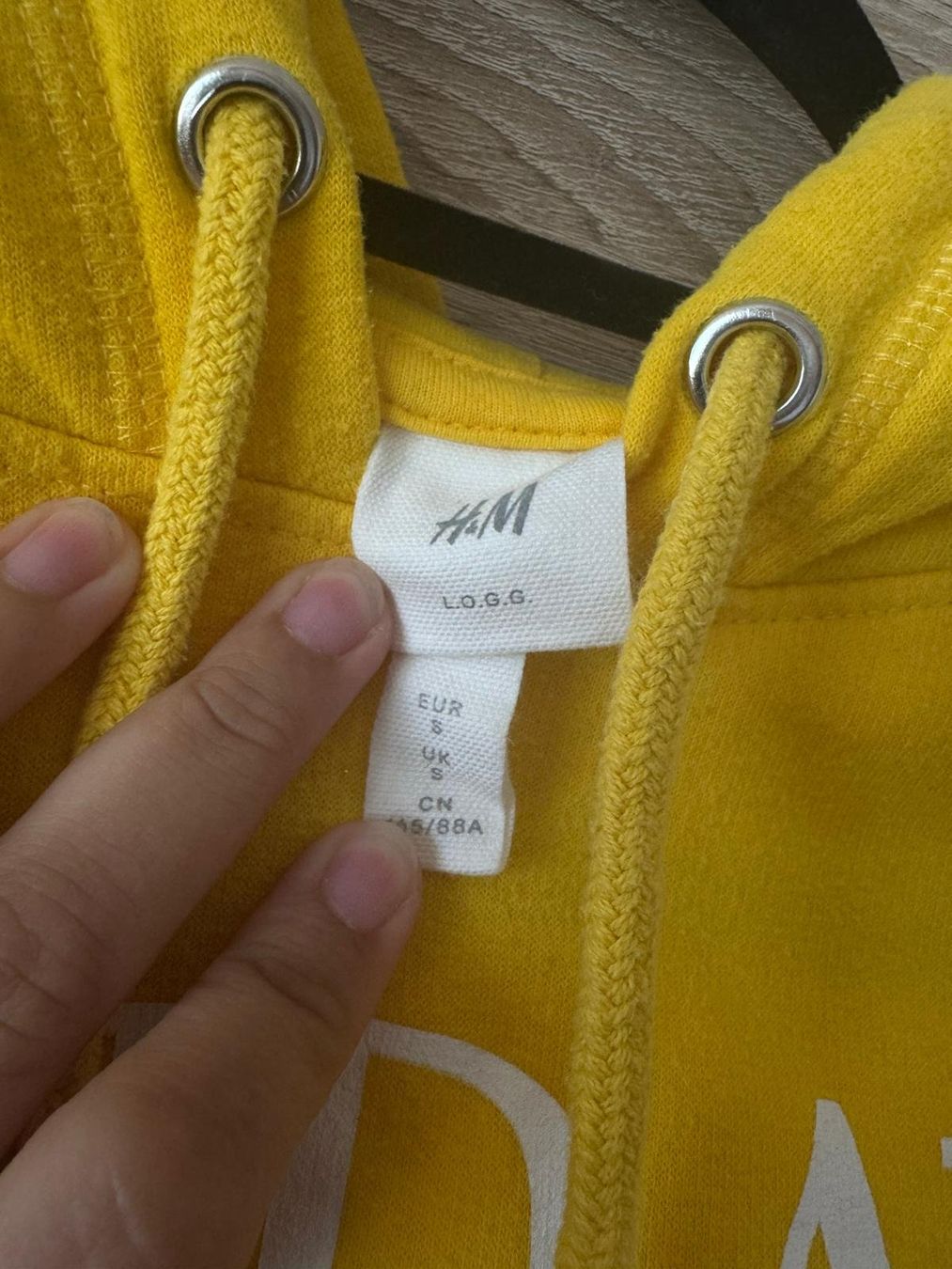 H&M Maglioni & Felpe: Sweatshirt jaune Sunday – Usato da Montreux venduto da Izapeche811 2