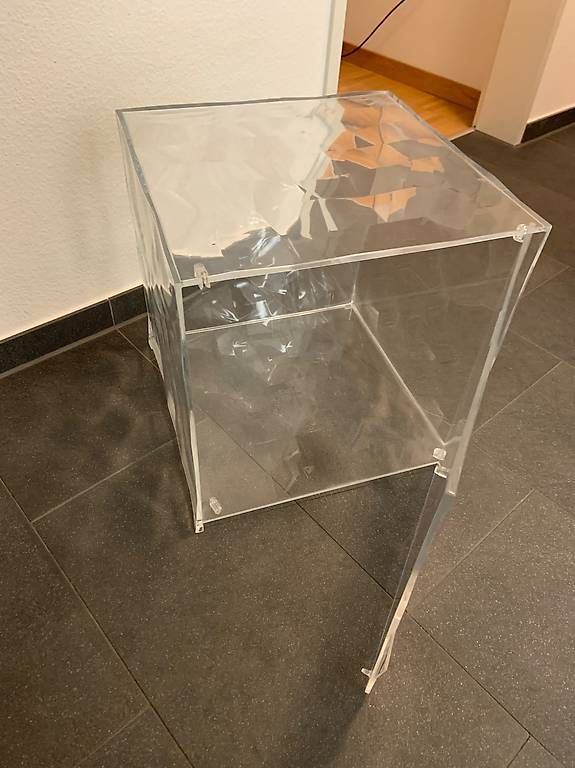 Kartell Scaffali: Kartell Optic Kubus mit Tür – Usato da Luzern venduto da Telli29 2