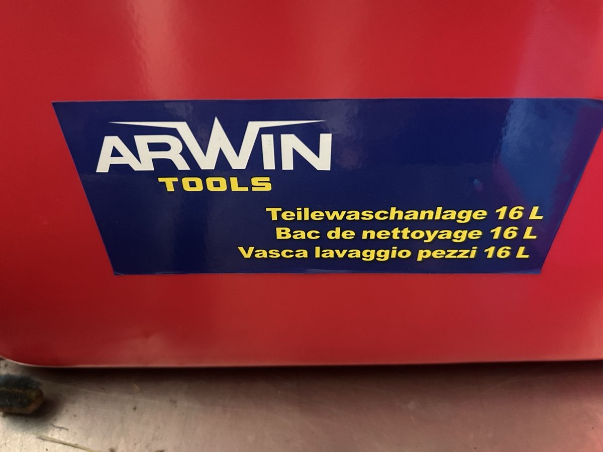 Tutte le macchine: ARWIN TOOLS Teilewaschanlage 16 L neu – Usato da Wiler b.Utzenstorf venduto da jonasdavid 1