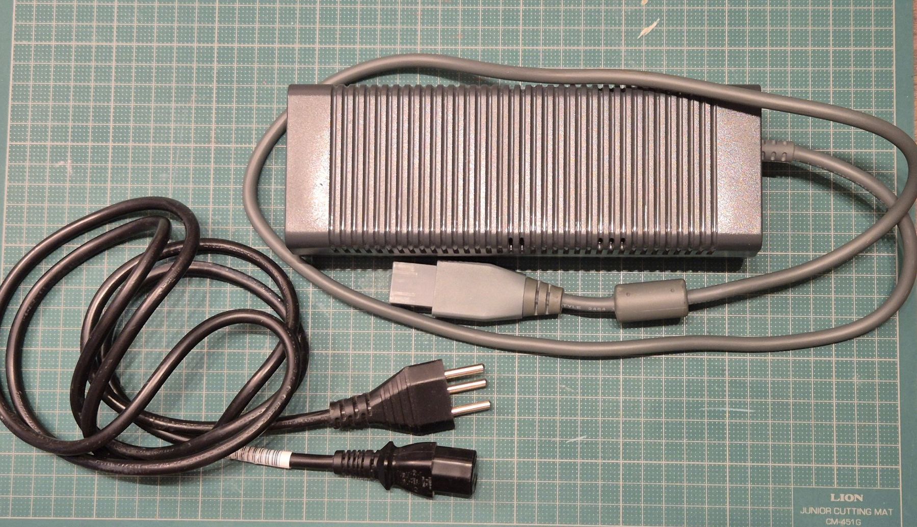 Microsoft Adattatori & Cavi: Alimentation Origine Microsoft Xbox 360 - 175W + Câble CH – Usato da Petit-Lancy venduto da millo5928