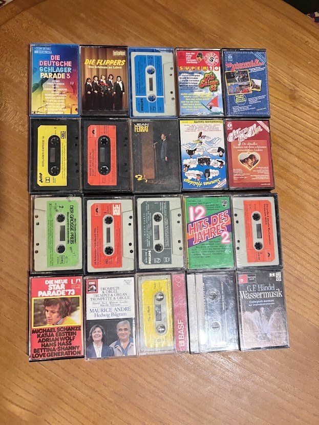 Musicassette: cassettes audio – Usato da Courtedoux venduto da dionee 1
