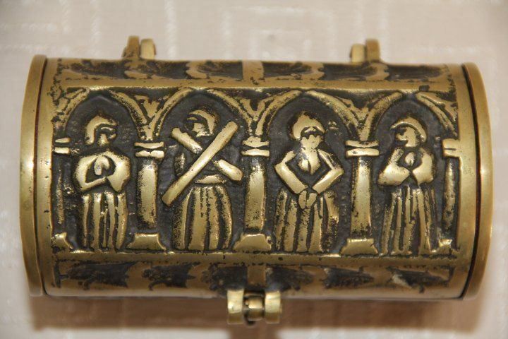 Coffres: Antique  coffret en bronze . – D'occasion à Praz (Vully) par pikuluka1 2