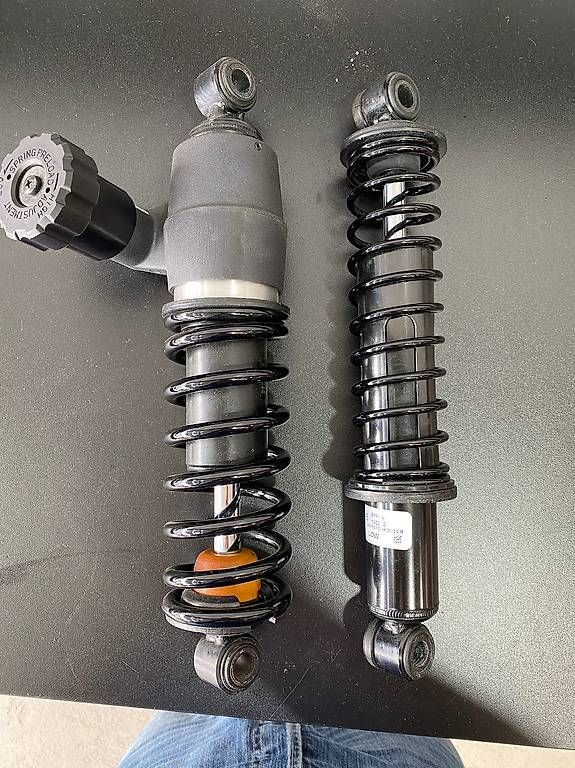 Tutti i ricambio per moto: Stossdämpfer Harley  – Usato da Gelterfingen venduto da Globetrotter3 1