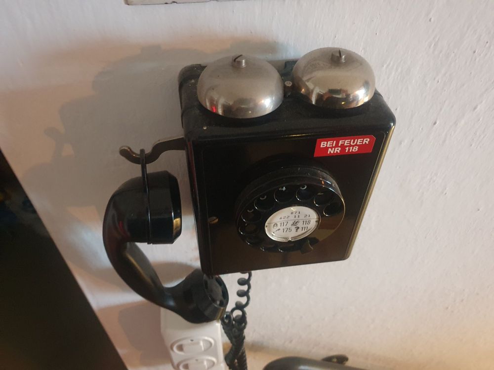 Wandtelefon mit Email Schild - Vorsicht - Feind hört mit | Kaufen auf ...