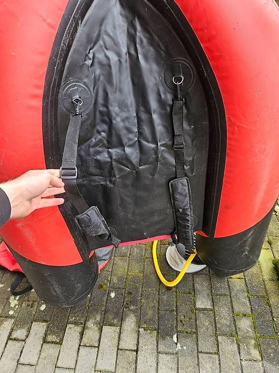 Salvagente: Berkley Bellyboat inkl. Guideline Flossen – Usato da Zürich venduto da jan_s988 3