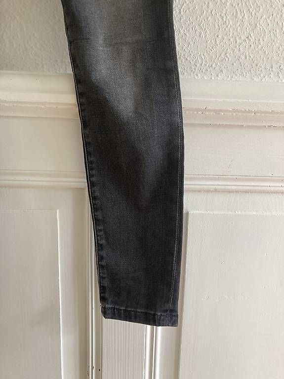 Jeans: Jeans dunkelgrau Gr. 32 MANGO – Usato da Bern venduto da tan_2rrh 2