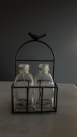Deko-Set: 2 Glasflaschen mit Vogel-Gestell, neuwertig!
