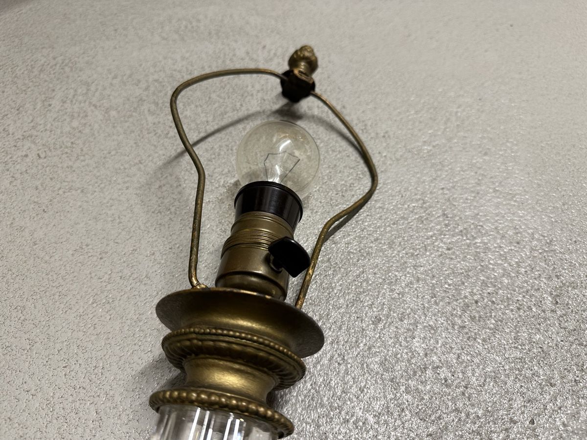 Lampade: Antike Tischlampe mit Glasfuss – Usato da Affoltern am Albis venduto da jonas1009 2