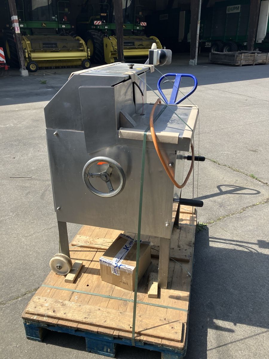 Tutte le macchine: Machine à ficeler de boucherie – Usato da Vouvry venduto da Fjonas 1