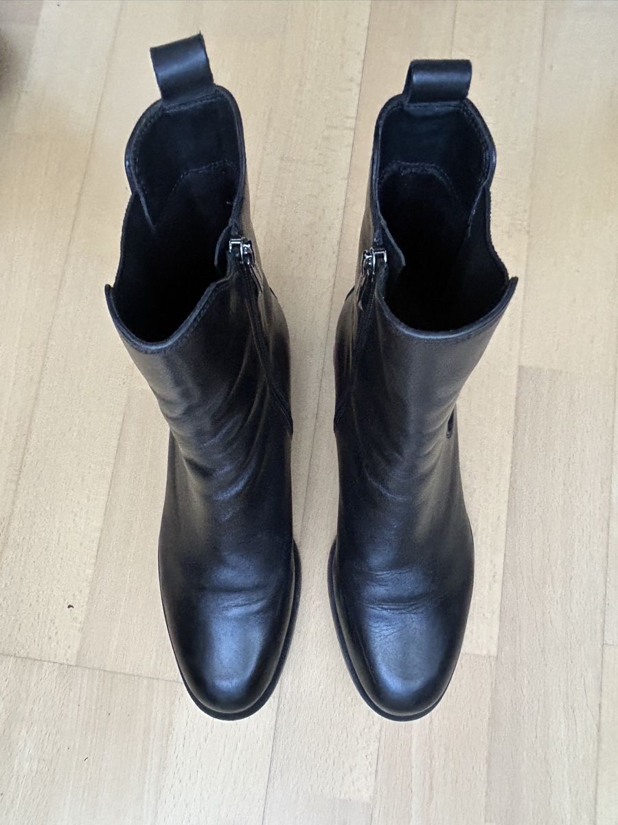 Tamaris Scarpe da donna: Stieflette schwarz Tamaris, Gr. 39 – Usato da Reinach BL venduto da meinstil 1