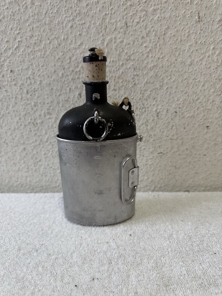 Schweizer Armee Attrezzatura & Pezzi di ricambio: Schweizer Militär Trinkflasche – Usato da Lenzburg venduto da Meister_k