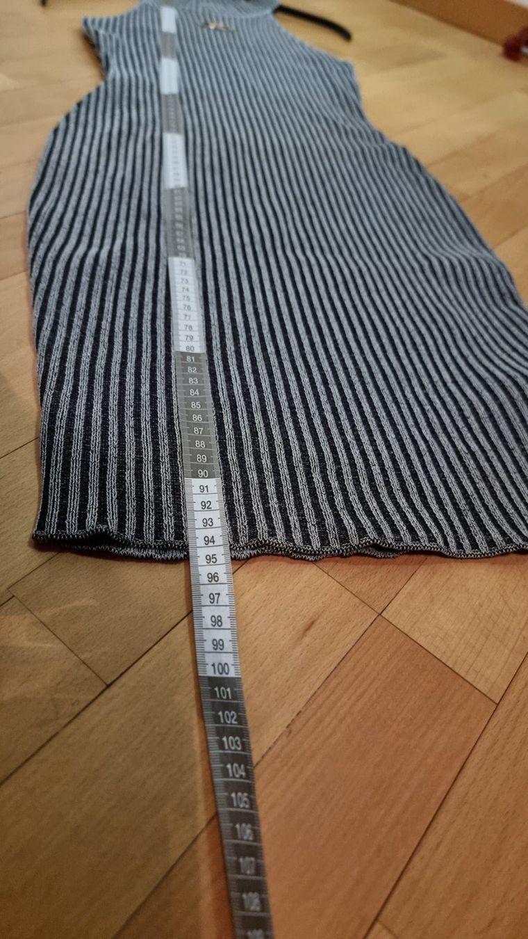 Vestiti: Elastisches graues Kleid mit M-Brosche, elegant und bequem – Usato da Wald ZH venduto da CapLux 5