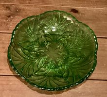 Grüne Glasschale, Vintage Design, Top Zustand