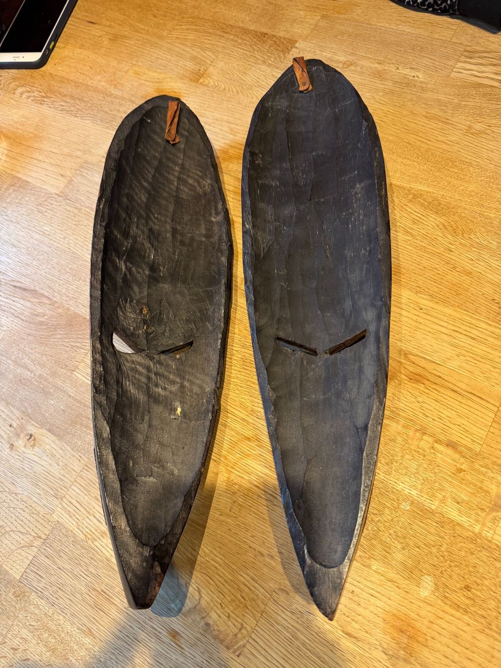 Skulpturen & Statuen: For Sale: Artisan Hand-Carved Authentic African Mask – Gebraucht aus Luzern von Antiquesonline 2