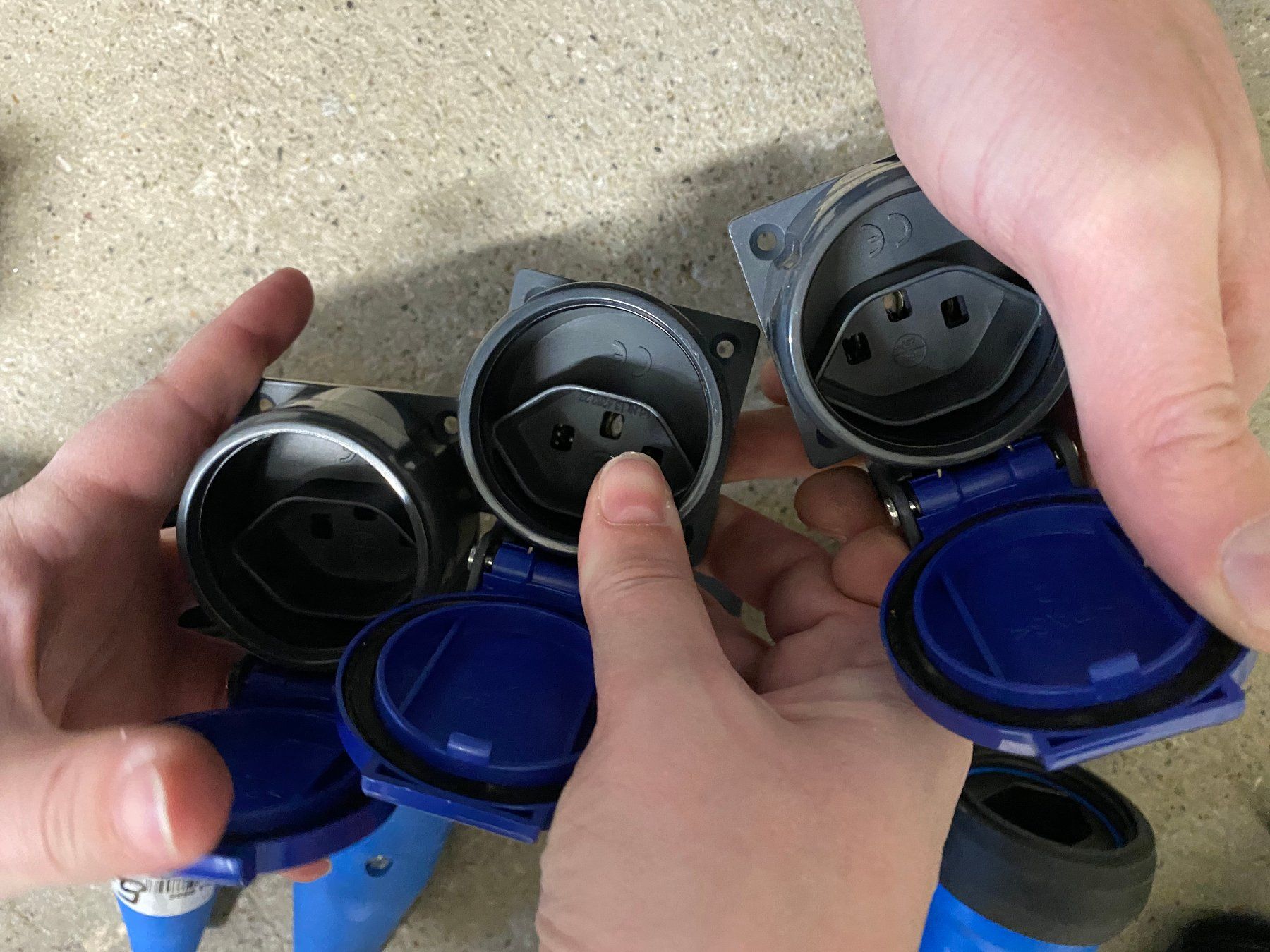 Elektrotechnik: Stecker Kupplungen Typ12, Typ13, Typ23 Typ15 Steckdose – Gebraucht aus Reinach BL von Herzogtech 4