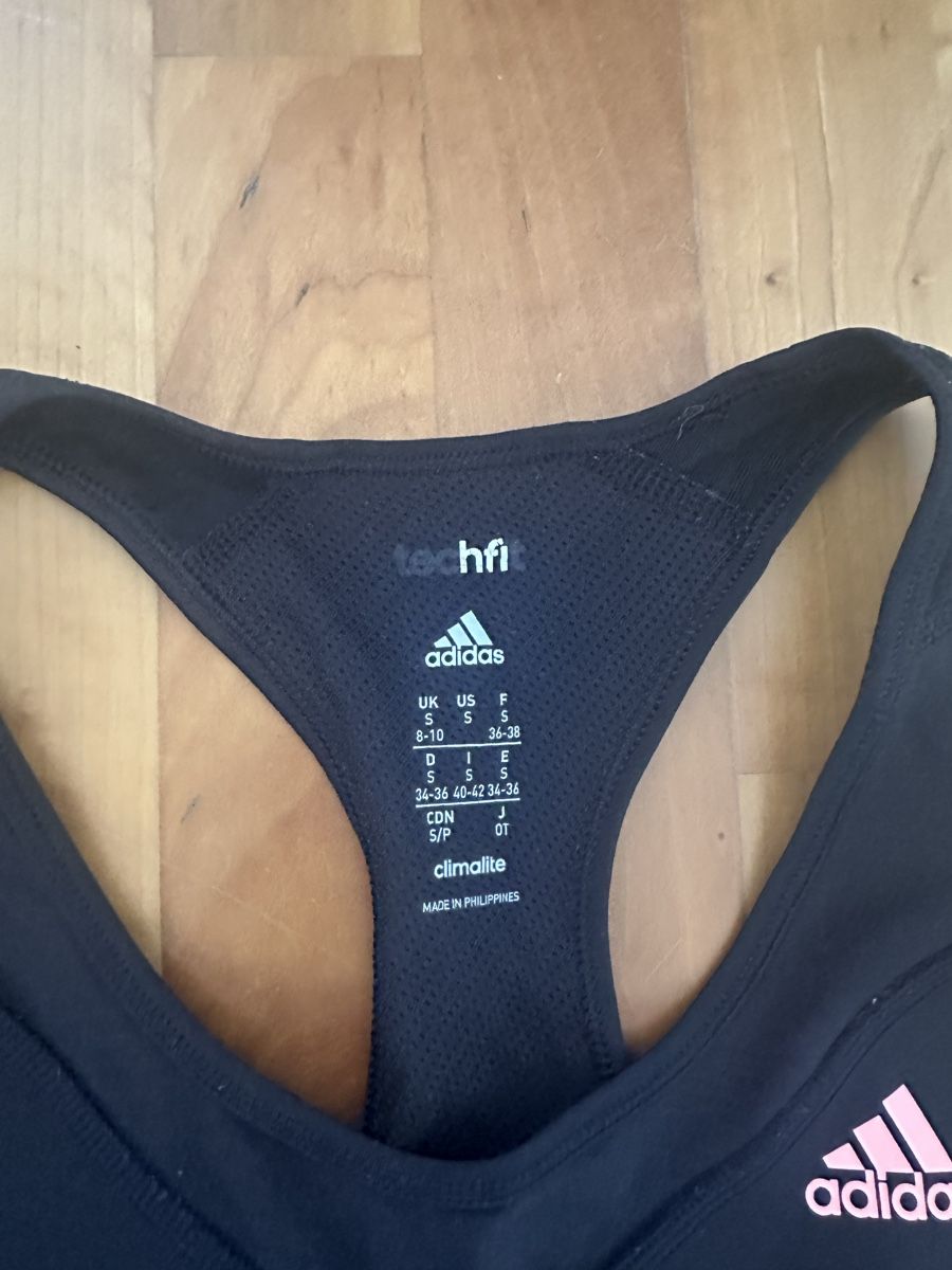 Adidas Tops: Sportbh – Gebraucht aus Romanshorn von ila_2nzf 2