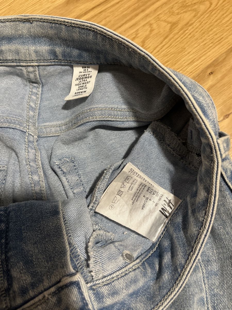 H&M Jeans: Jeans bleu H&M – Usato da Le Locle venduto da Mayd_h 1