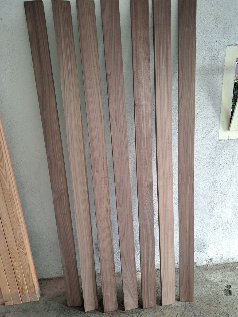 Articoli in legno: Nussbaum/ Bretter/ Drechseln/ Schnitzen – Nuovo e nell'imballaggio originale da Wetzikon ZH venduto da regler