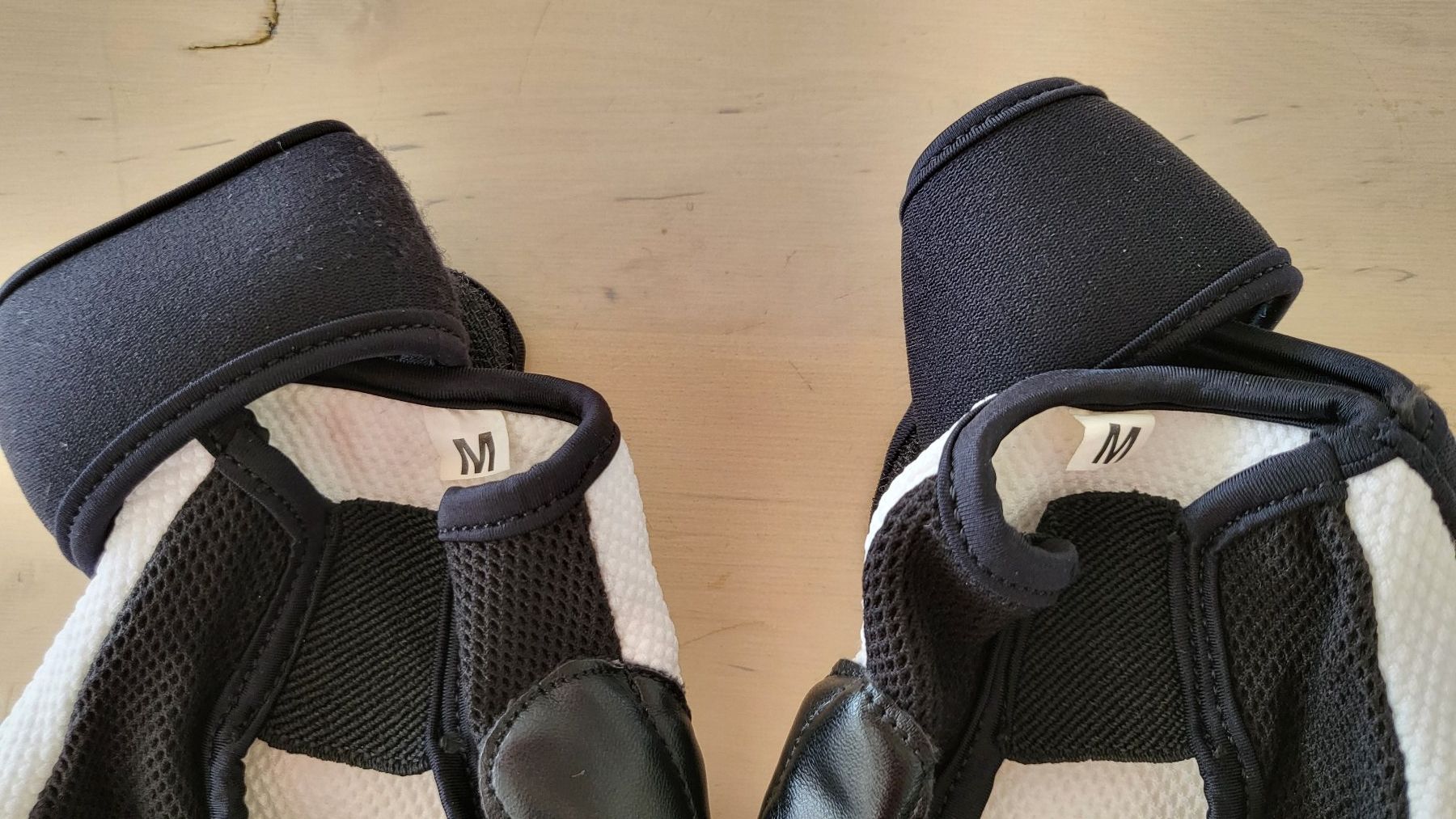 Guanti & manicotti: Blitz Kampfsport Handschuhe Weiss - MMA Grappling Handschuhe – Usato da Riddes venduto da Grumpyrelie 2