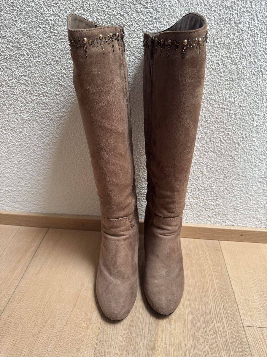 Scarpe da donna: Super Made Stiefel, Gr. 38, Beige mit Absatz – Usato da Winkel venduto da Schorley 2