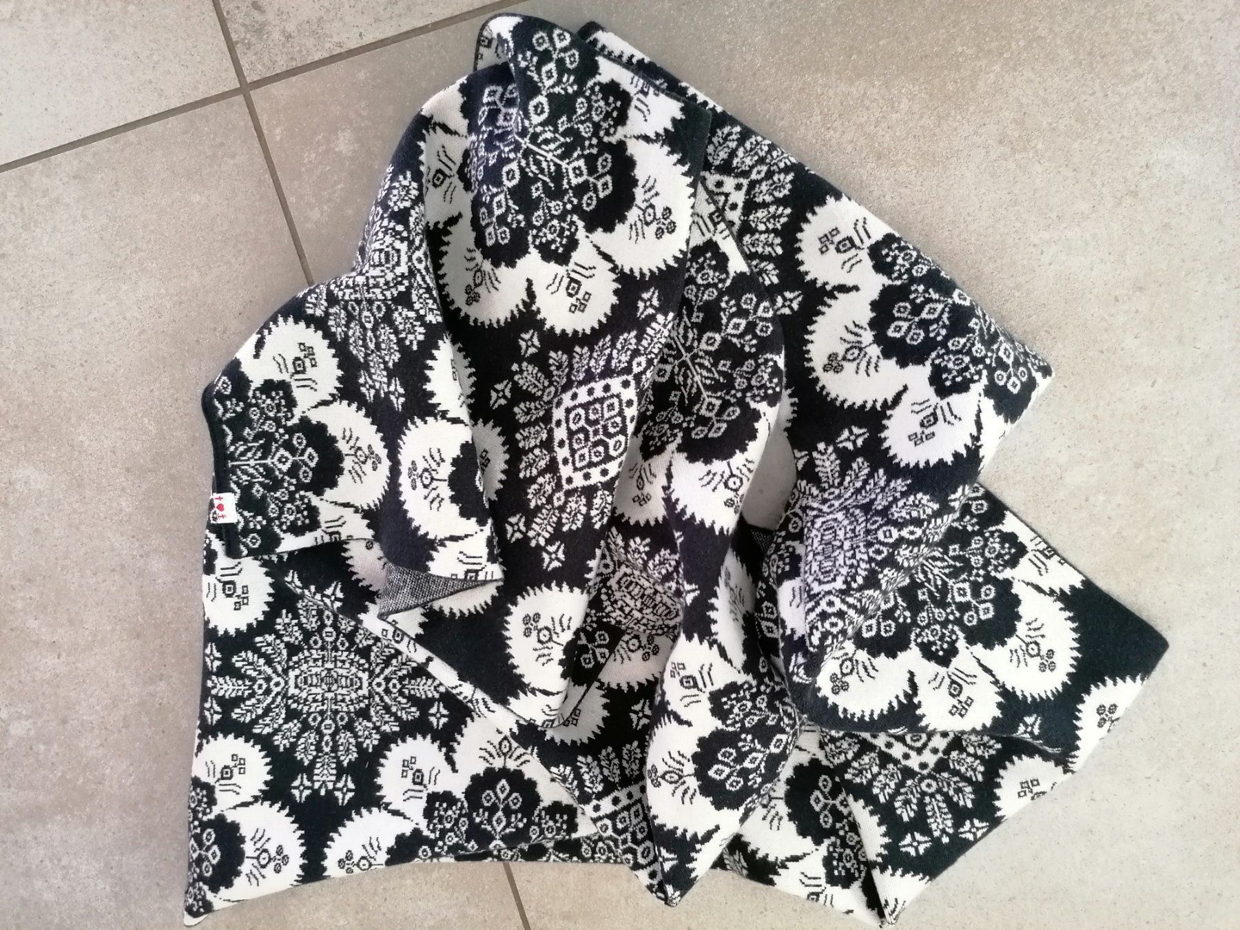 Foulards, Tücher & Schals: Echarpe et bonnet Blustgeschwister – Neu (gemäss Beschreibung) aus Tramelan von yok-yok 1