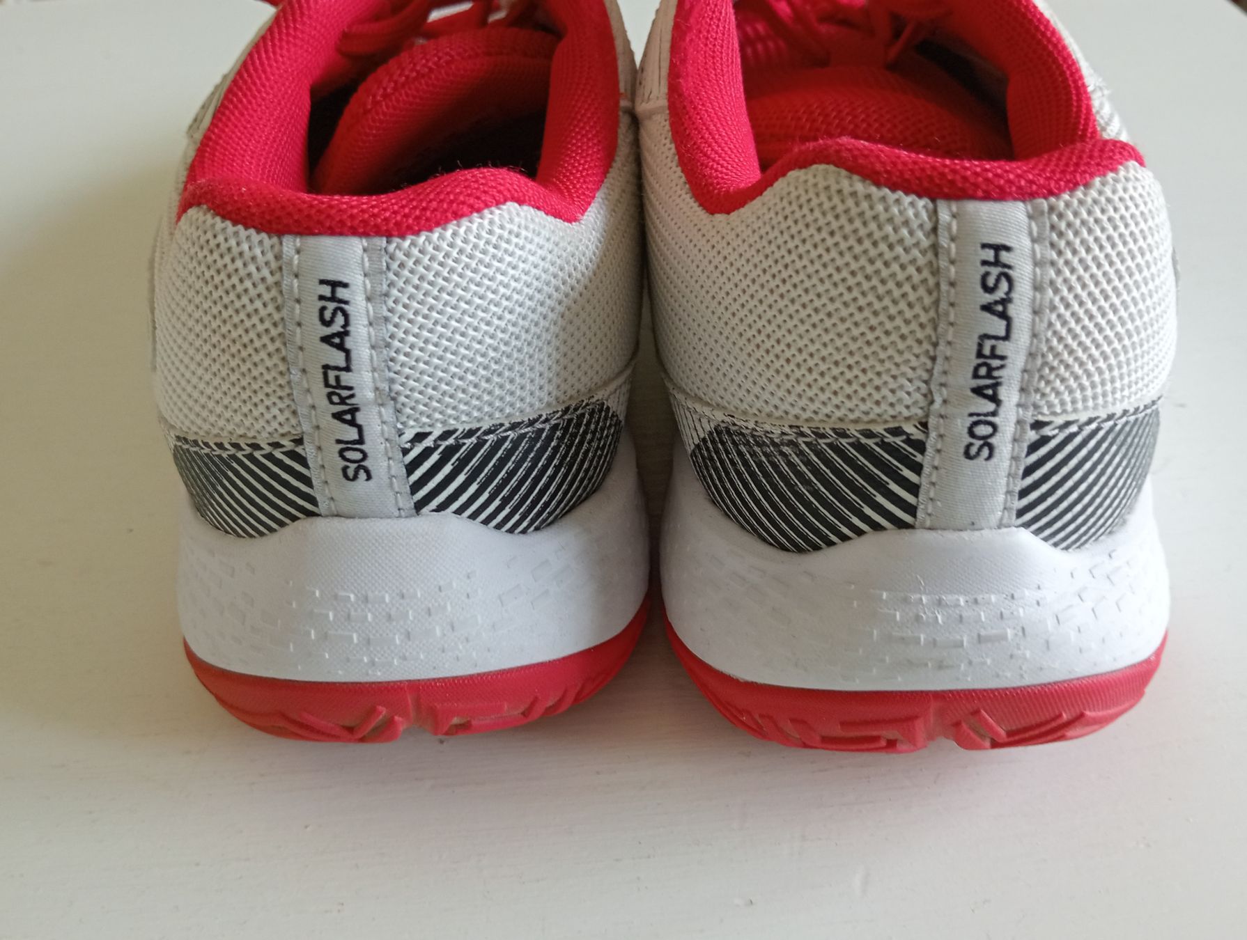 Puma Chaussures hommes: Puma Schuhe Gr 35 Weiß und Rot – D'occasion à Allschwil par Evgeniia78 3