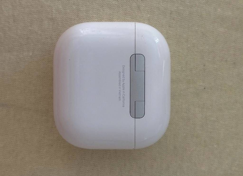 Casques audio: AirPods 4 – D'occasion à Luzern par vio_hsk6 3