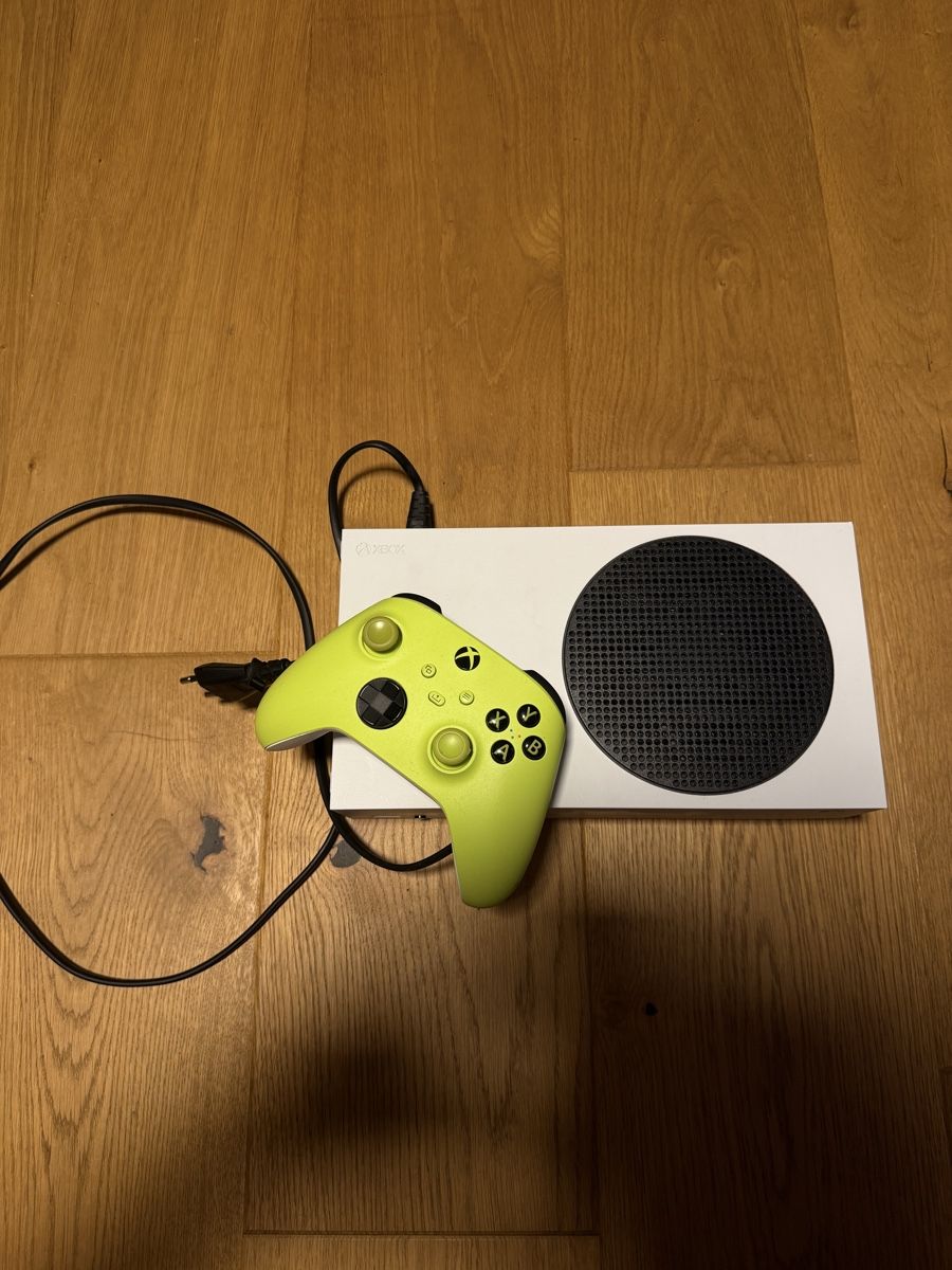Consoles: X-Box Series-S- ab 1.Fr – D'occasion à Uetikon am See par Dariusstasys