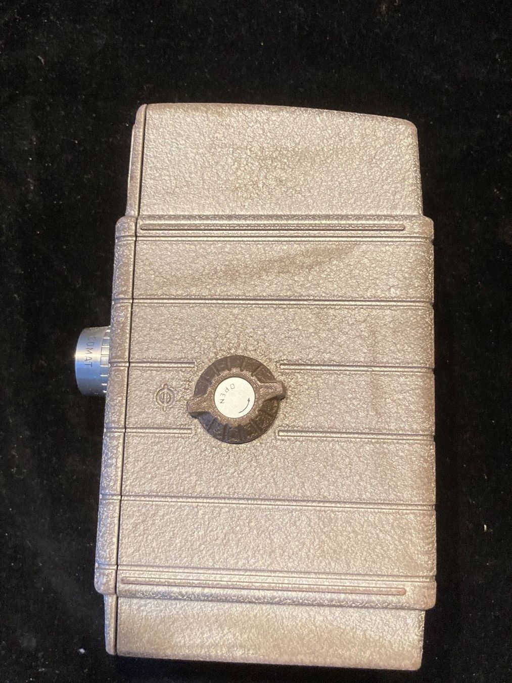 Kamera: Bell & Howell. - Two Twenty – Gebraucht aus Zürich von Chaeffeler 2