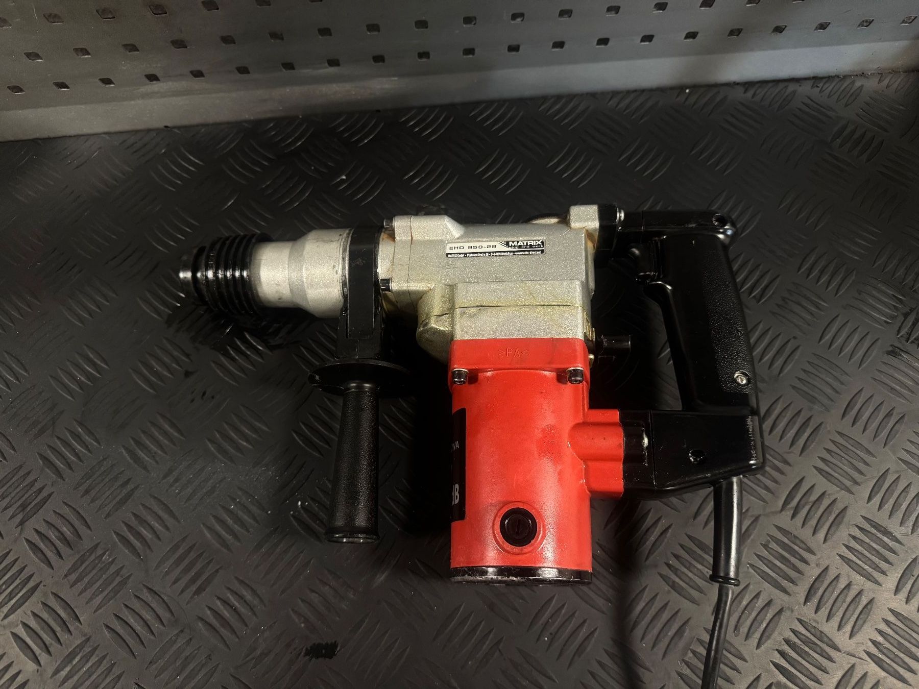 Bohrmaschinen: Bohrhammer Matrix EHD 850-28 – Gebraucht aus Uetliburg SG von CostaTools