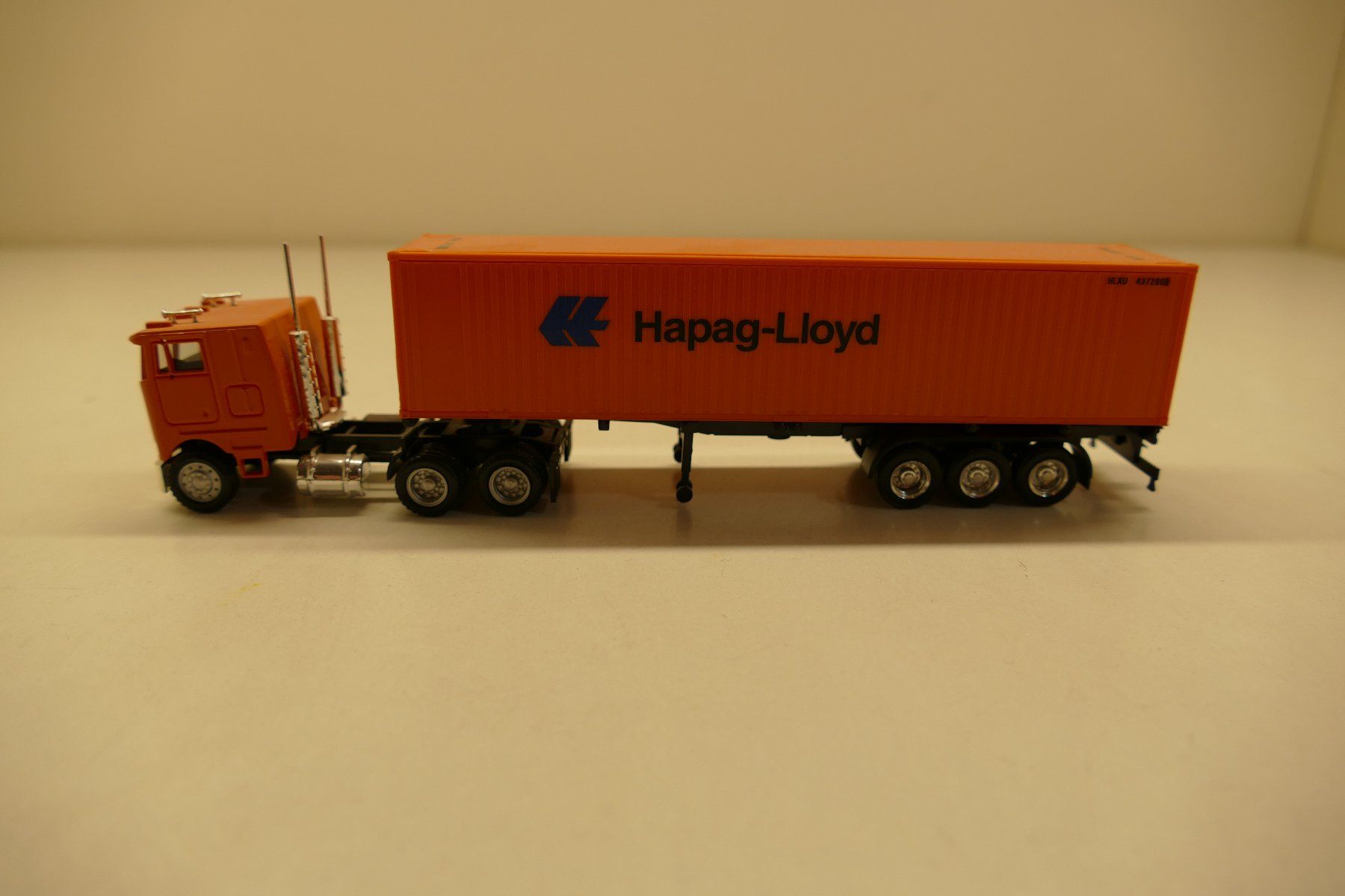 Modellini di ferrovie: Spur H0: US Container-Truck Hapag-Lloyd – Nuovo (secondo la descrizione) da Niederhasli venduto da rail-duerst 2
