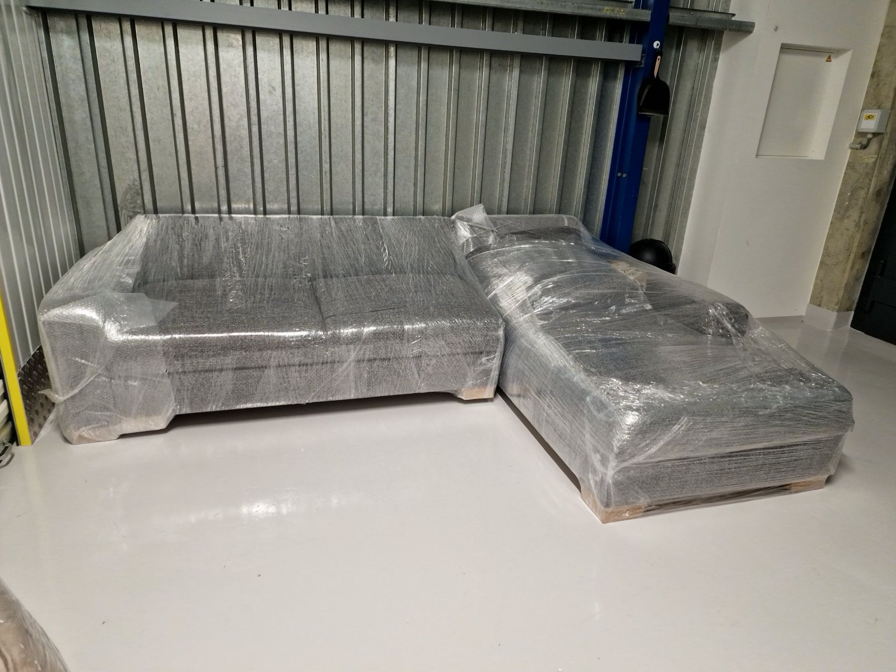 Ikea Divani: Gemütliches Ecksofa / SÖRVALLEN  Grau, Top Zustand! – Usato da Killwangen venduto da bmy_5rtt 8