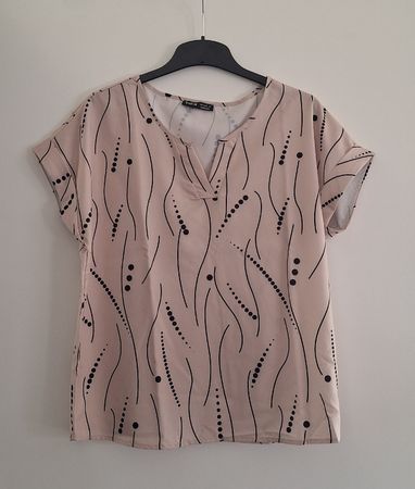 Blouse rose à motifs noirs manches courtes M