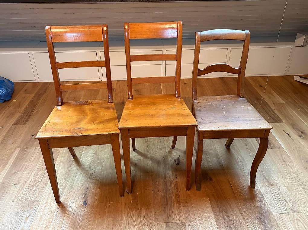 Sedie: 3 Biedermeier Stühle / Holzstühle – Usato da Basel venduto da carmina.grob 1