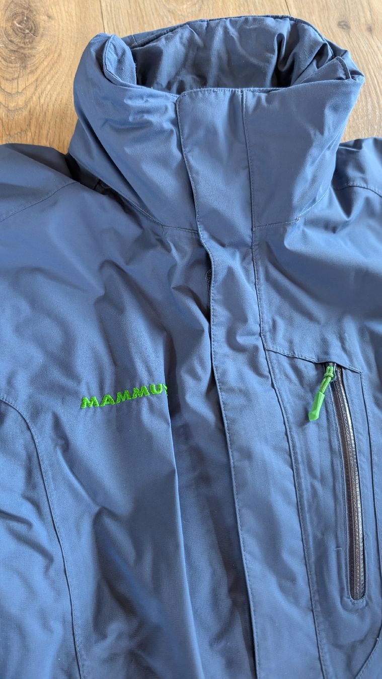 Mammut Vestes: MAMMUT - Veste de Pluie Doublée, Taille S – D'occasion à Haute-Nendaz par DetoutDerien