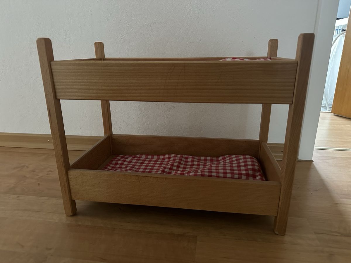 Giocattoli: Altes Puppenbett – Usato da Windlach venduto da Joice14 2