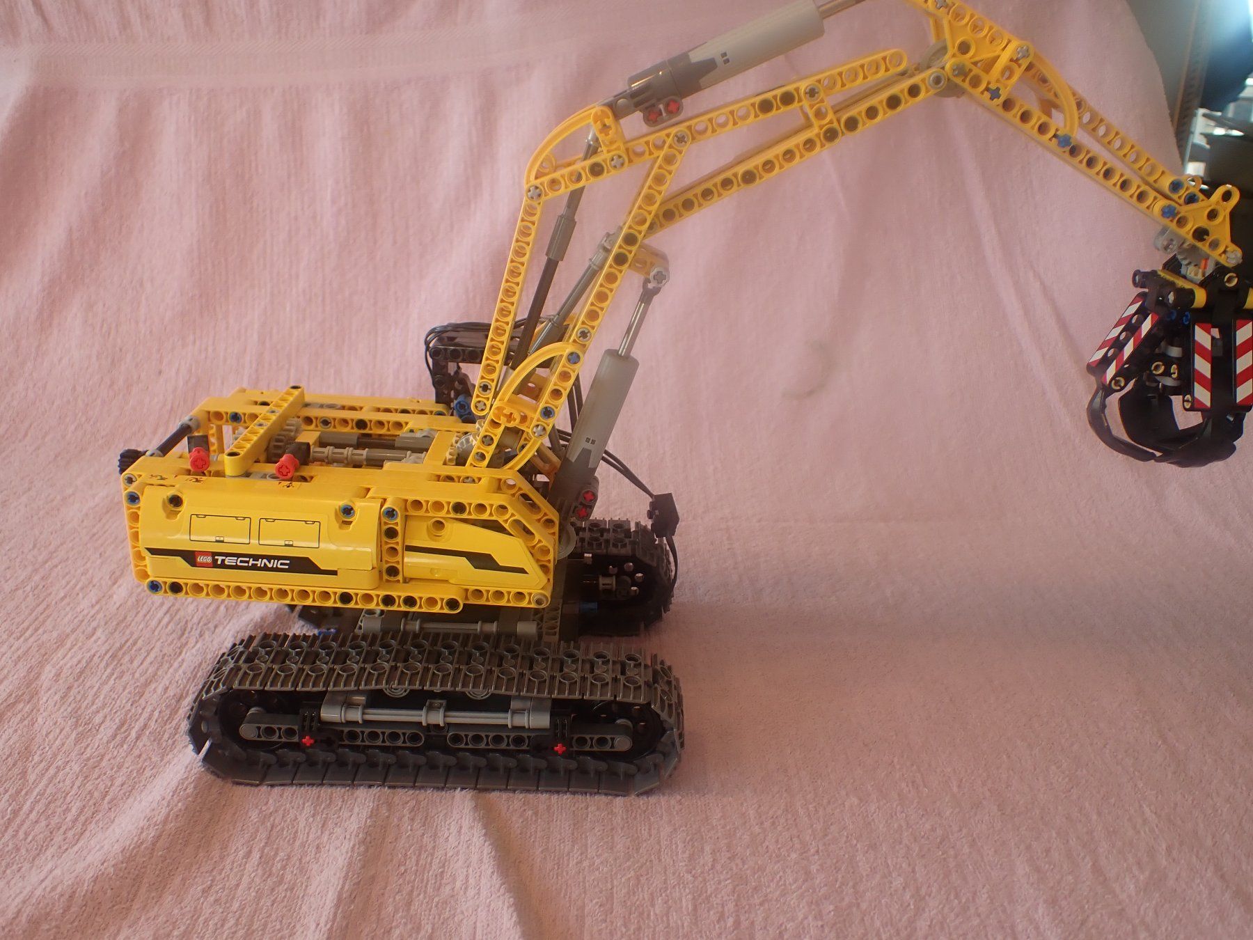 Lego Kit di costruzioni: LEGO Technic 42006 - Raupenbagger – Usato da Geroldswil venduto da brudersonne 3