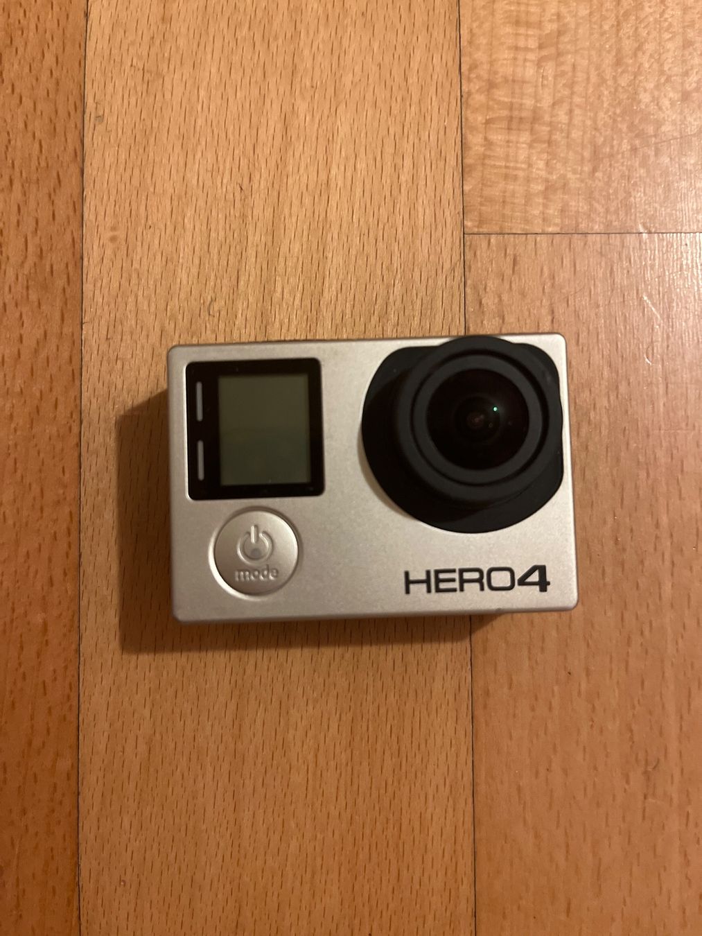 Gopro Action Cam: Gopro Hero 4 mit Ausrüstung – Usato da Malters venduto da casolina01 1