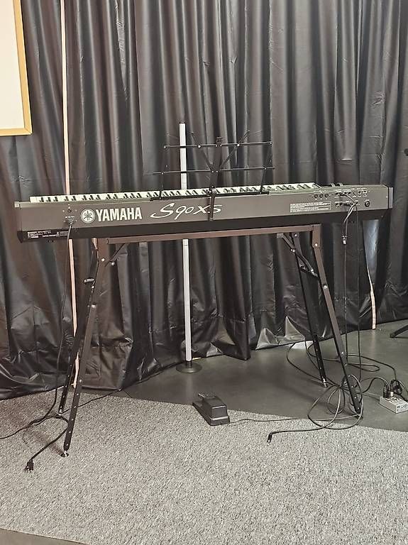 Strumenti musicali: YAMAHA S90XS – Usato da Basel venduto da Boreast 2